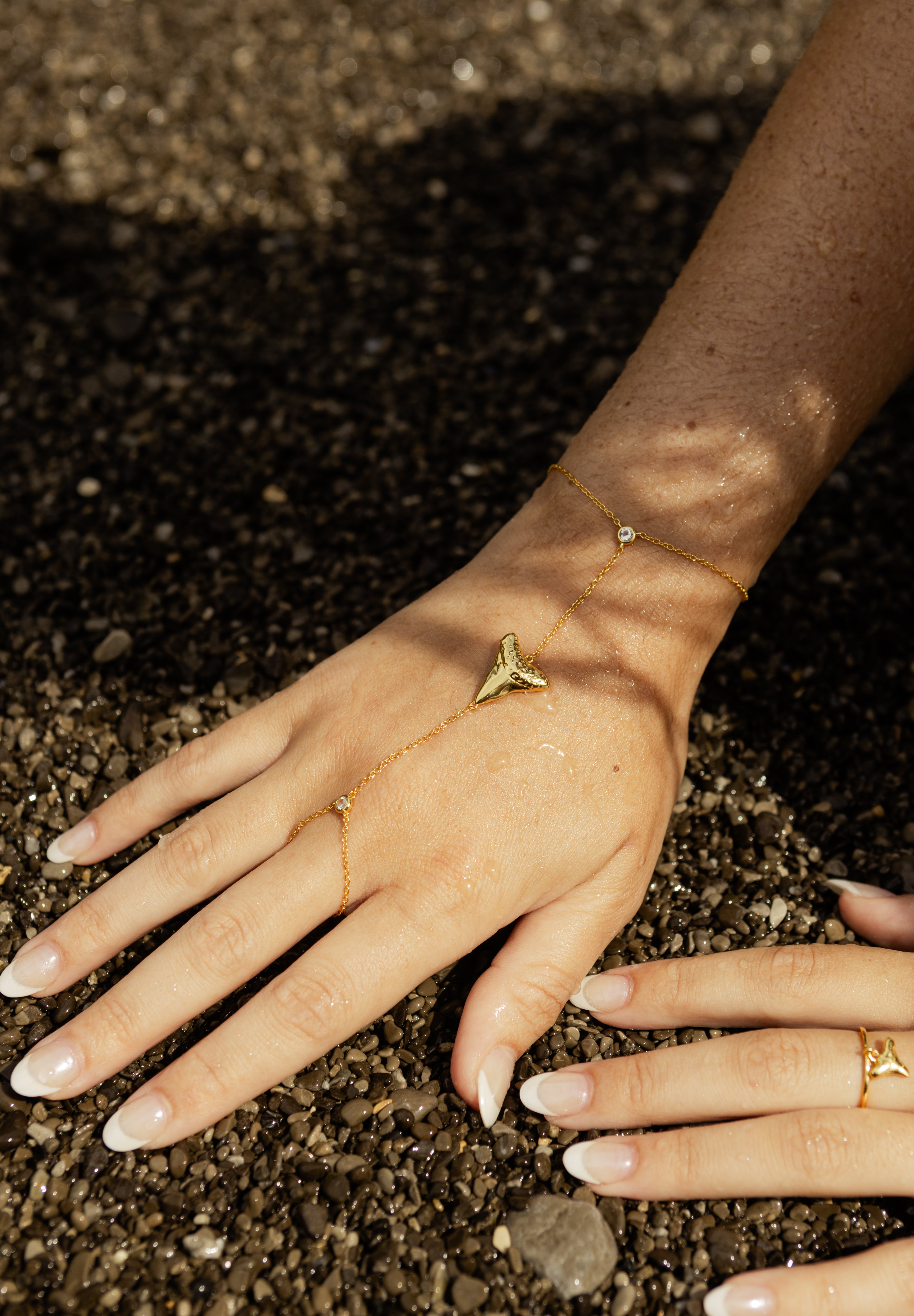 SHARK TOOTH WRIST CHAIN