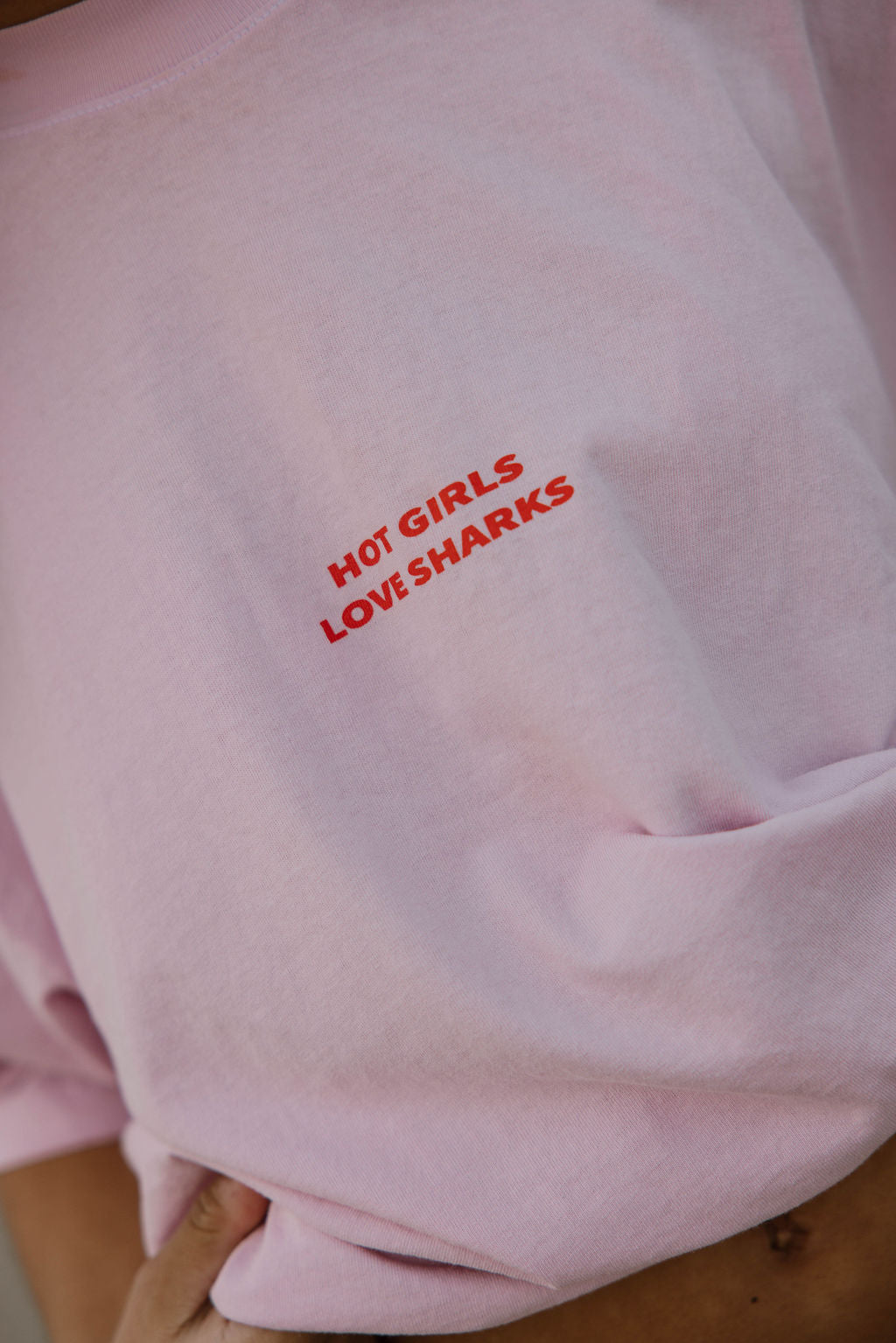 HOT GIRLS LOVE SHARKS TEE PINK