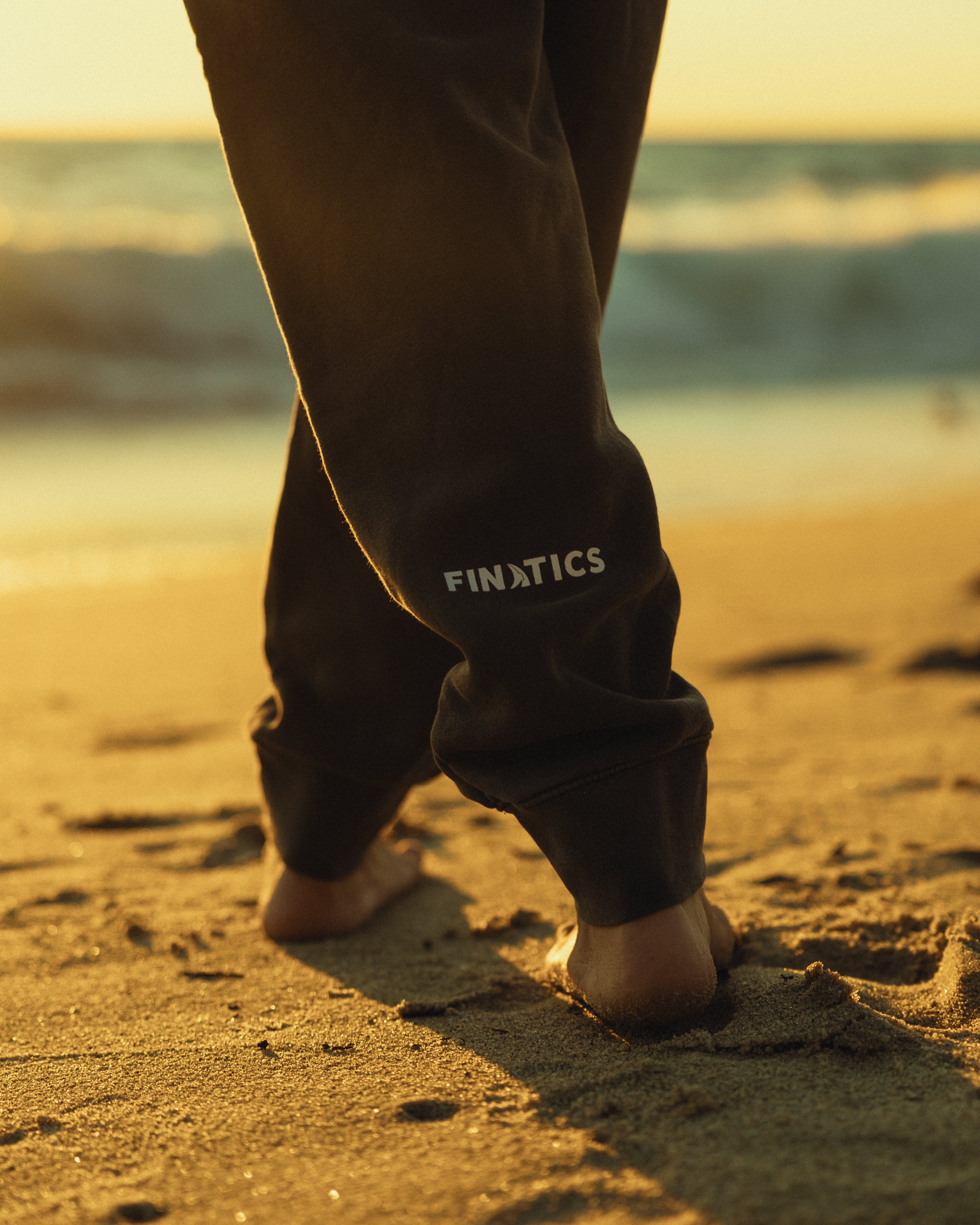 JAWS SWEATPANT - BLACKTIP