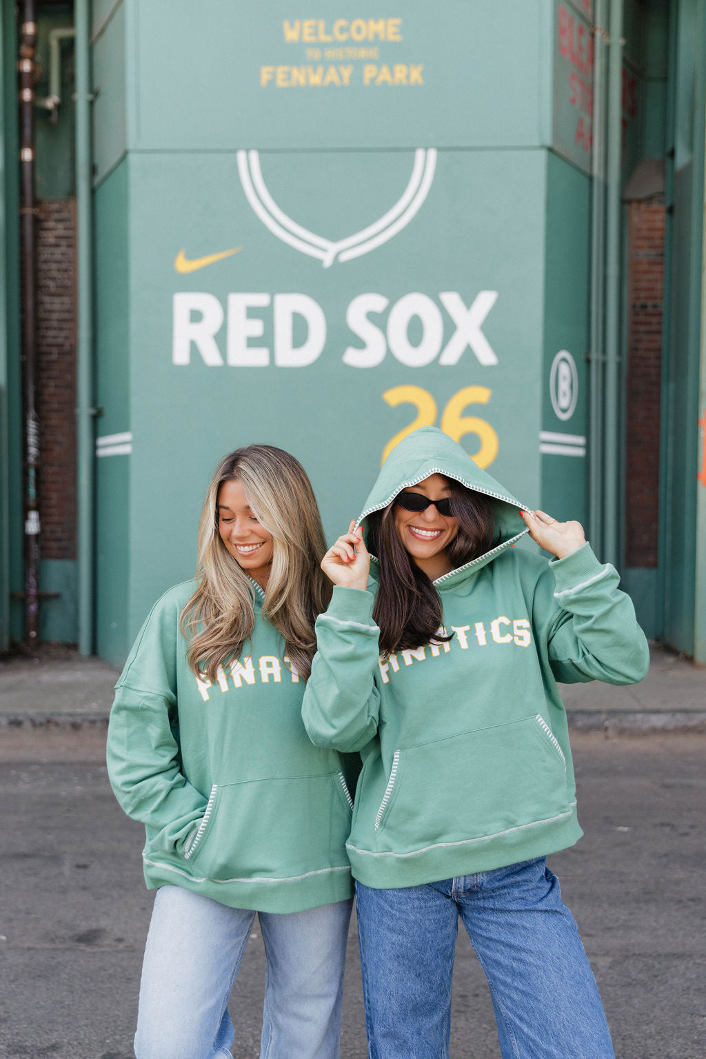 BOSTON HOODIE